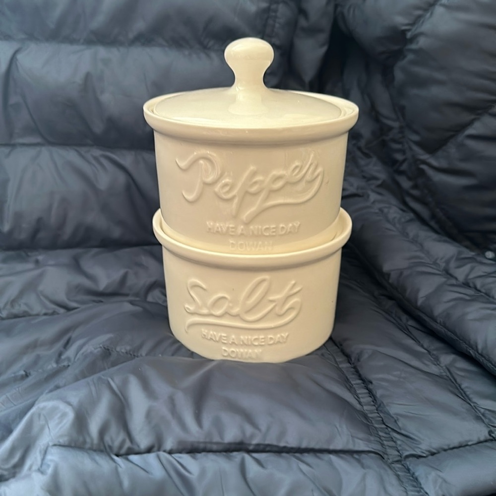 Ceramic stacking Salt and Pepper bowls with lid